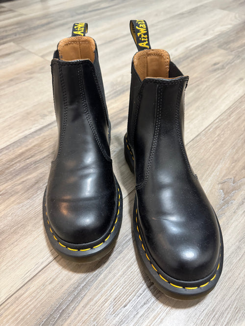 Dr Martens Chelsea Boots Woman's Size 7
